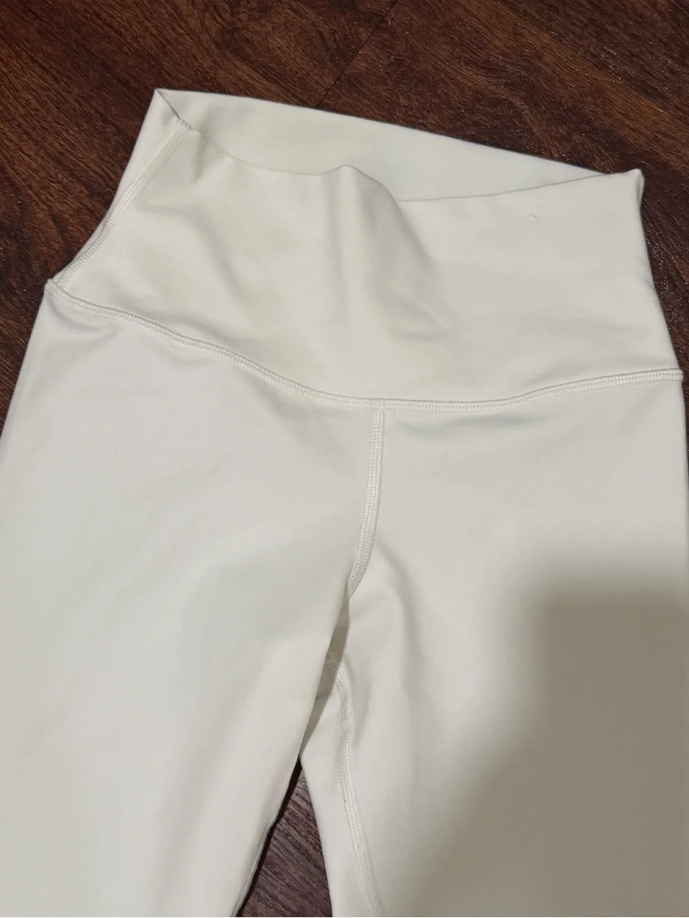 Alo Yoga size small High-Waist white Leggings